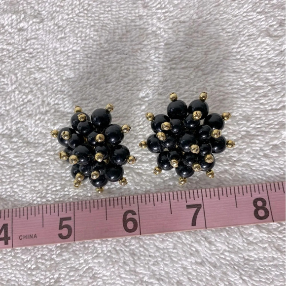 Vintage Handmade Black & Gold Beads Cluster Clip On Earrings - Picture 7 of 7
